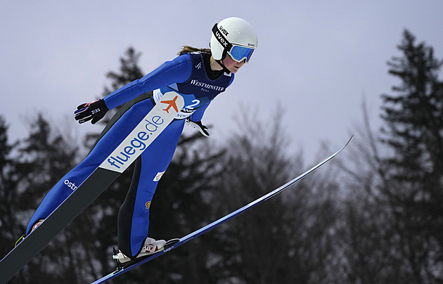 Skokanka na lyžích Ulrichová postoupila na MS na velkém můstku do druhého kola