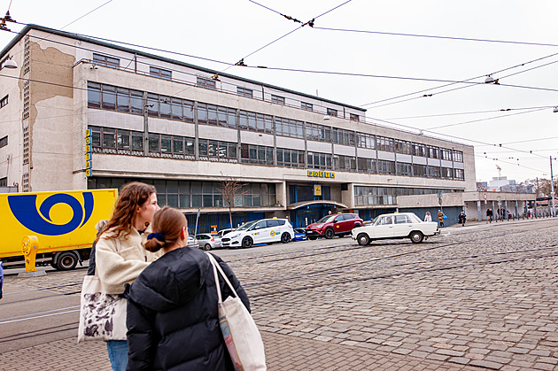 Rekonstrukce pošty i nábřeží v Brně vázne, prioritou nejsou ani chátrající lázně