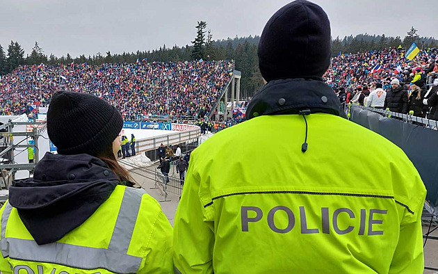 Muž vyrazil na biatlon, u vstupu opustil kočárek i se spícím dítětem uvnitř