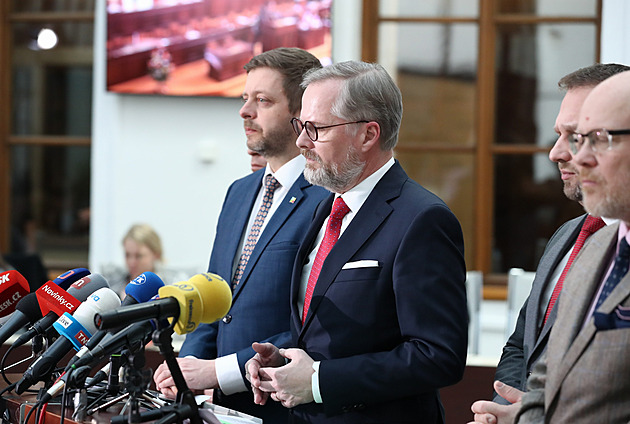 Staré verus nové, srovnali jsme programová prohlášení. Kam chce mířit česká vláda?