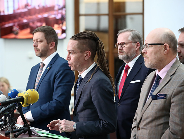 Velká vládní nekomunikace. K zázračnému obratu už pravděpodobně nedojde