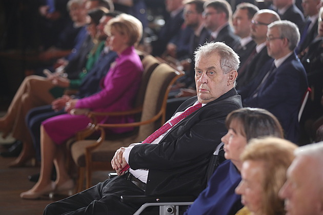 KOMENTÁŘ: Miloš Zeman a „jeho“ ústava. V praxi si ověřoval důsledky přímé volby