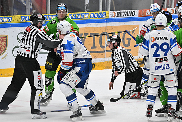 ONLINE: Pokračuje duel v Olomouci, Třinec s Kometou a Libercem chtějí odskočit