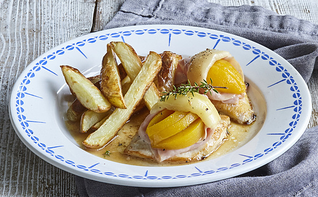 Kuřecí plátek s broskví: Retro recept, který ovládl nedělní obědy v 80. letech