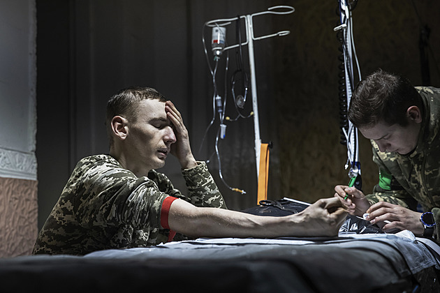 Zabíjíme Rusy, jak můžeme, je to boj na tělo, líčí Čech peklo v Bachmutu