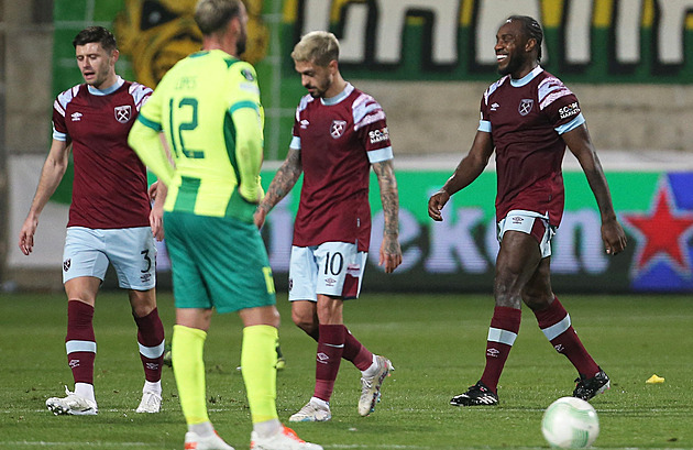 West Ham v osmifinále Konferenční ligy vyhrál v Larnace, Souček střídal