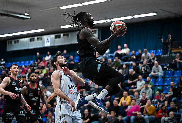 Nymburští basketbalisté poprvé zdolali Kolín a v play off budou nejvýše nasazení