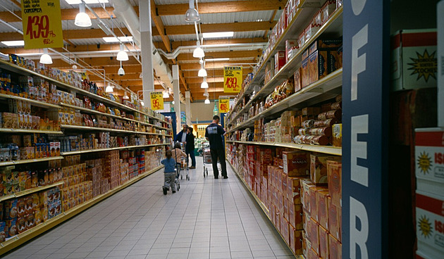 Francouzské řetězce nabídnou potraviny za nízké ceny. Dohodly se s vládou