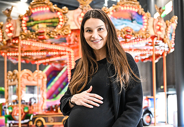 Bývalá Miss Nikol Švantnerová má první dítě, narodila se jí holčička