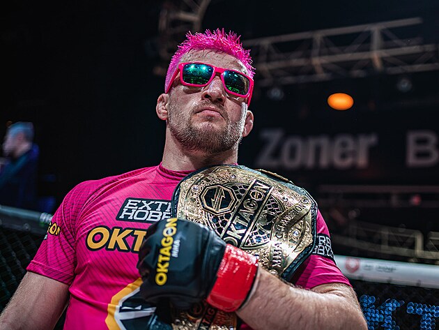 David �R��ov� panter� Kozma.