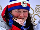 Veronika Vítková s bronzovou medailí eské enské biatlonové tafety ze ZOH v...