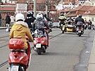 Spanilá jízda motorká Harley Davidson u píleitosti inaugurace Petra Pavla...