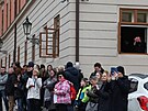 Lidé ekají na inauguraci zvoleného prezidenta Petra Pavla. (9. bezna 2023)