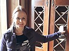 Miroslava Poskoilov, editelka dnskho zmku, u przdn knihovny, kde...