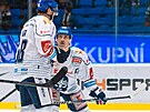 Tomá Plekanec, kapitán hokejových Rytí Kladno, se radí s Jaromírem Jágrem.