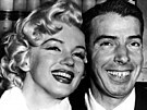 Marilyn Monroe a její bývalý manel, baseballista Joe DiMaggio, ekají v San...