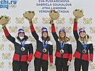 Pedání bronzových medailí z biatlonové tafety ze zimních olympijských her v...