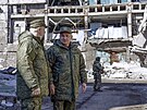 Ruský ministr obrany Sergej ojgu navtívil ukrajinský, avak Rusy dobytý...