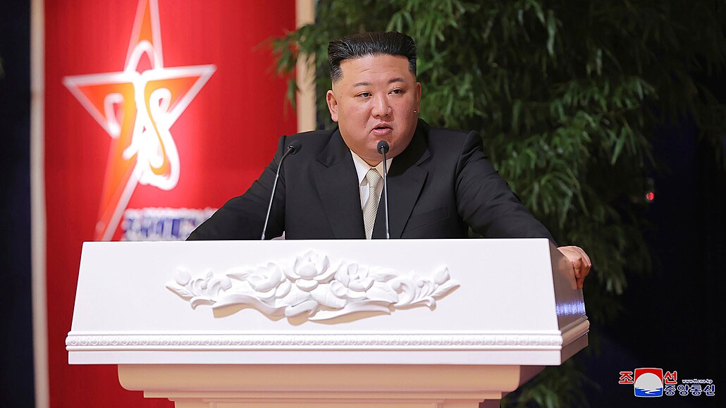 Kim ong-un je vdcem Korejské lidov demokratické republiky, tetím a...