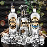 Vodka je k dost�n� v r�zn�ch edic�ch. (1. b�ezna 2023)