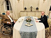 Premiér Petr Fiala se na zámku v Lánech loučí oficiálně s končícím prezidentem...