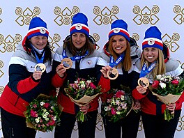 Veronika Vítková, Jitka Landová, Gabriela Soukalová a Eva Kristejn Puskar�íková...