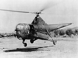 Vrtulník Sikorsky H-5G byl uren k peprav ranných (Korea, rok 1952).