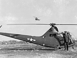 Vrtulník Sikorsky R-6, ve vzduchu typ R-4