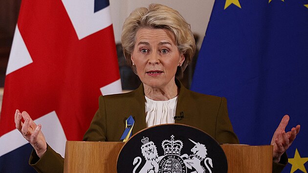 P�edsedkyn� Evropsk� komise Ursula von der Leyenov� oznamuje podrobnosti dohody o podm�nk�ch obchodu se Severn�m Irskem. (27. �nora 2023)