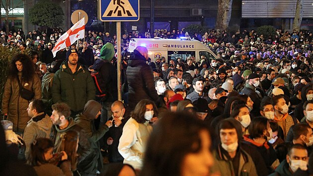 Tbilisi. Protesty proti nvrhu zkona o agentech zahraninho vlivu, jak by se mly oznaovat neziskov organizace a mdia financovan ze zahrani. (7. bezna 2023)