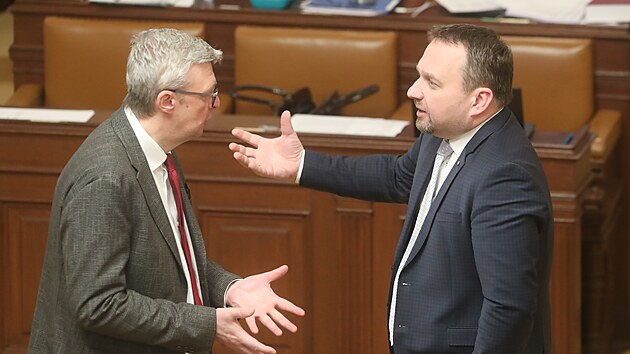 Jednání Poslanecké sněmovny. Na snímku zleva Karel Havlíček a Marian Jurečka. (3. března 2023)