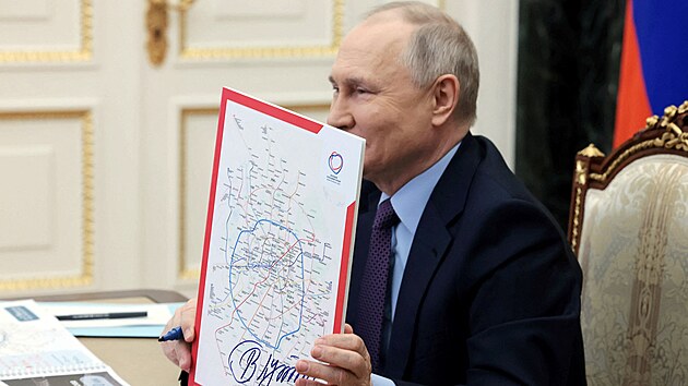 Rusk prezident Vladimir Putin se virtuln zastnil slavnostnho oteven nov okrun linky moskevskho metra. Ta je s 31 stanicemi na 70 kilometrech nejdel v moskevsk podzemce. (1. bezna 2023)