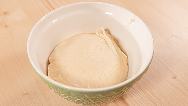 T�sto je pot�eba nechat nakynout na dvojn�sobek � na tepl�m a such�m m�st�. 