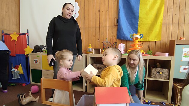 Spolek F Point sdlc v Ukrajinskm dom poskytuje pomoc hlavn ukrajinskm matkm s dtmi. Pro ty nejmen je urena dtsk hernika.