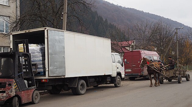 Spolek Pes hranice organizuje spolu s Hnutm Duha humanitrn pomoc pro Koloavu v Zakarpatsk Rusi na Ukrajin.