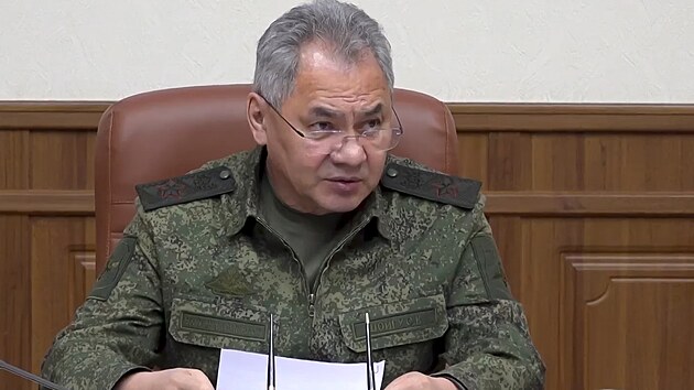 Rusk ministr obrany Sergej ojgu navtvil rusk jednotky bojujc na Ukrajin v Donck oblasti. (4. bezna 2023)