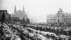 Rudé nám�stí. Poslední rozlou�ení s Josifem Stalinem (9. b�ezna 1953)