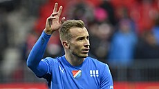 Nemanja Kuzmanovi� z Baníku Ostrava b�hem utkání s Pardubicemi.