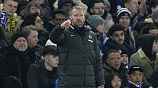 Trenér Chelsea Graham Potter b�hem utkání proti Dortmundu.