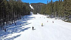 Na �pi�áku najdete sjezdovky v�ech barev i délek.