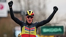 Belgický cyklista Tim Merlier vítězí v úvodní etapě závodu Paříž-Nice