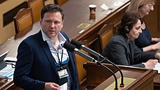 Mimoádná schze Snmovny k návrhu na omezení mimoádné ervnové valorizace...