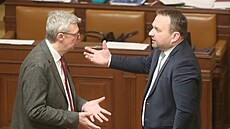 Jednání Poslanecké sněmovny. Na snímku zleva Karel Havlíček a Marian Jurečka....