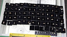 Zlod�j utíkal s prsteny za více ne� 300 tisíc korun.