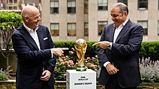 Gianni Infantino, prezident FIFA, a Victor Montagliani, éf CONCACAF, fotbalové...