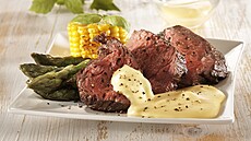 Filet mignon s ch�estem a holandskou om��kou