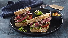 Topinky s peenm hovzm masem