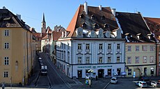 Úprav se do�ká nap�íklad d�m Limbeck na rohu do Jate�ní ulice, v jeho� p�ízemí...