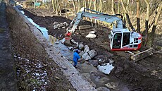 Úpravy B�ehnického potoka v Chebu, které provádí státní podnik Povodí Oh�e.