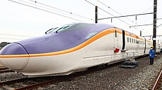 Nový typ inkansen oznaený E8 od Hitachi Rail. (24. února 2023)
